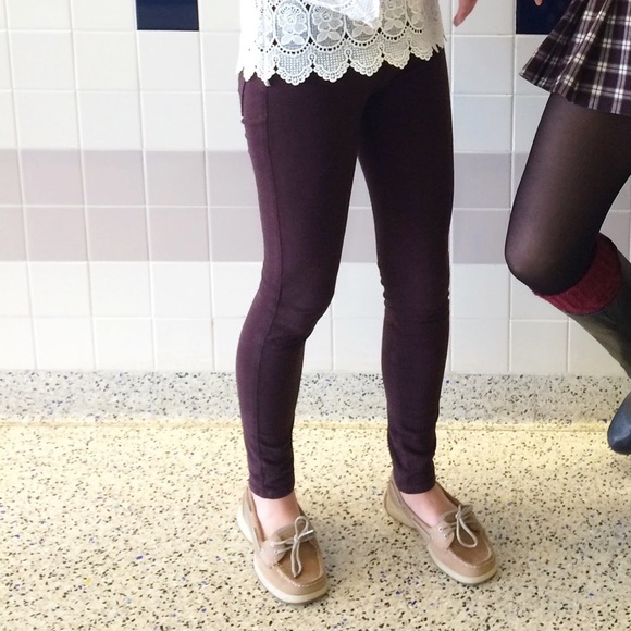 American Eagle Plum Jeggings - Picture 4 of 5